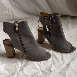 Vero Cuoio Gray Suede Heeled Boots